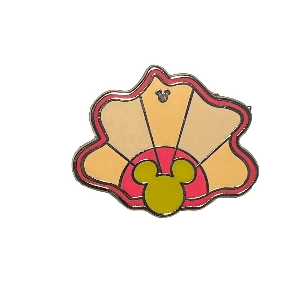 Disney 2010 Hidden Mickey Resort Icons Beach Club WDW Seashell Carpet Pin